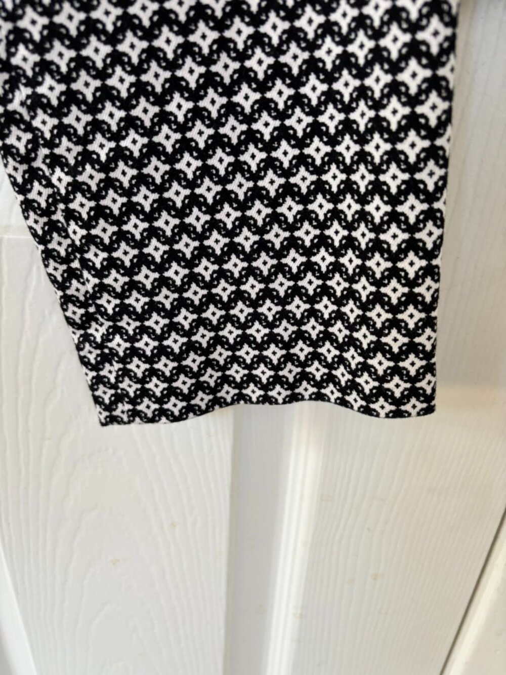 Ann Taylor Loft Marisa Black and White Geometric Print Skinny Ankle Pants 4 Tall - Picture 8 of 11